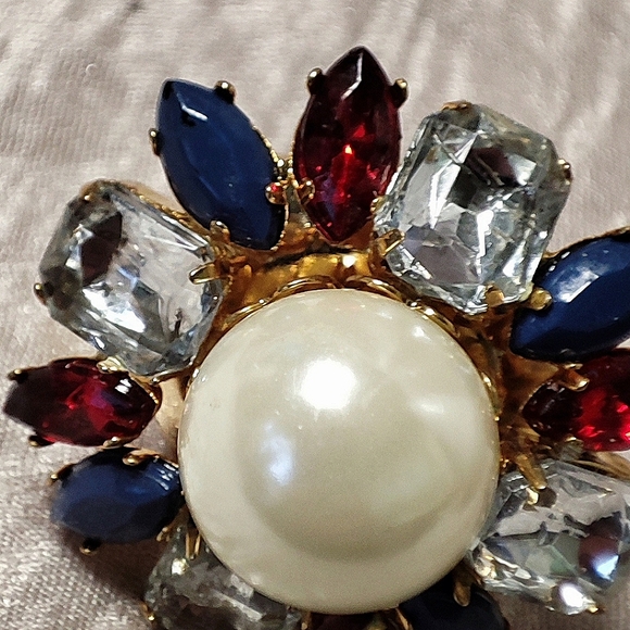 SCAASI CN Clear Rhinestone Red Blue Gold Tone Large Faux Pearl Cocktail Ring 9 - Picture 6 of 9